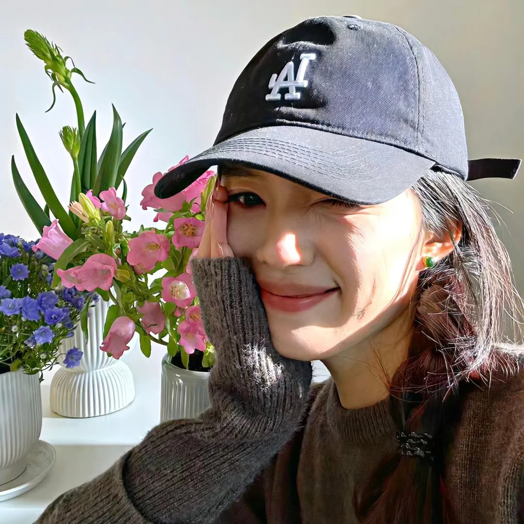 束手就擒吧！韩队长！海报